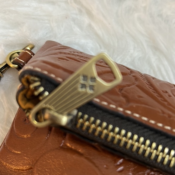 NWT, Patricia Nash tooled leather wristlet - Picture 10 of 15